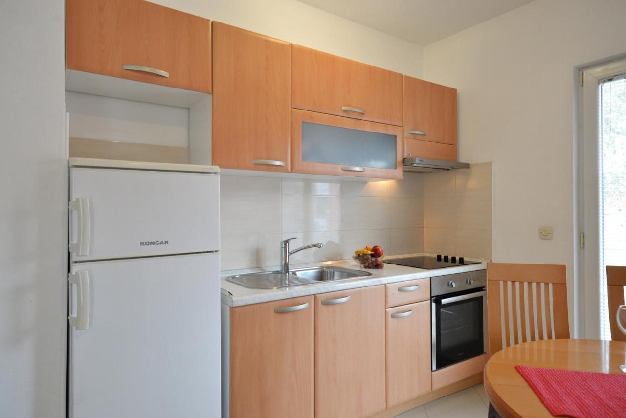 Apartmani Vedrana, Murter Exteriör bild