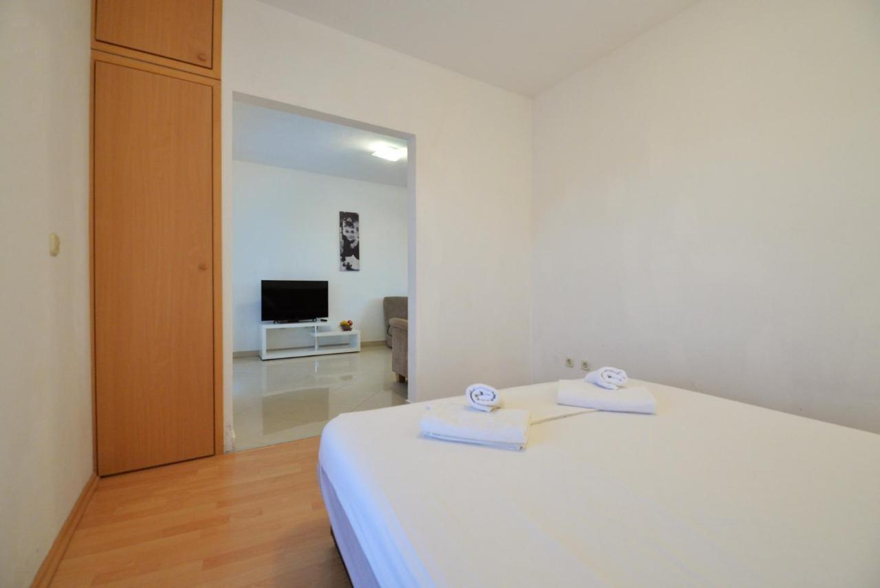 Apartmani Vedrana, Murter Exteriör bild