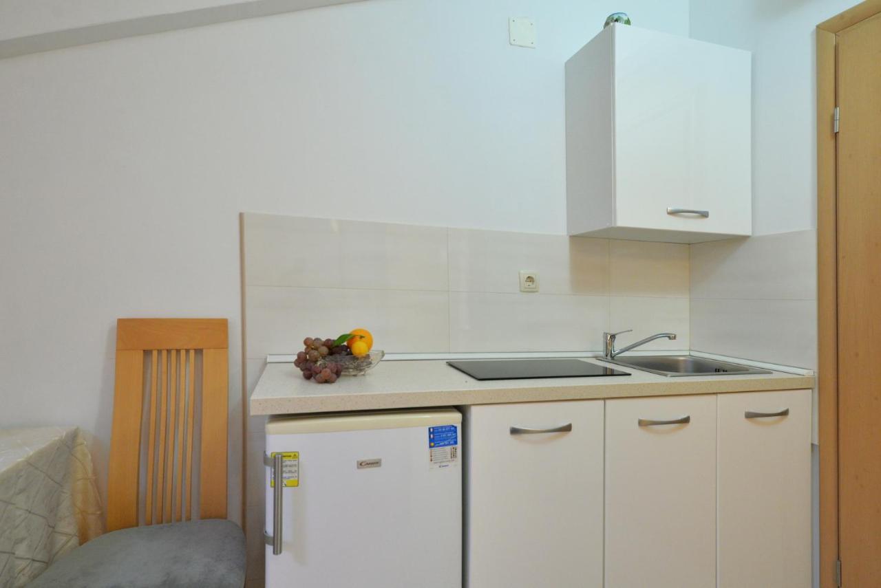 Apartmani Vedrana, Murter Exteriör bild