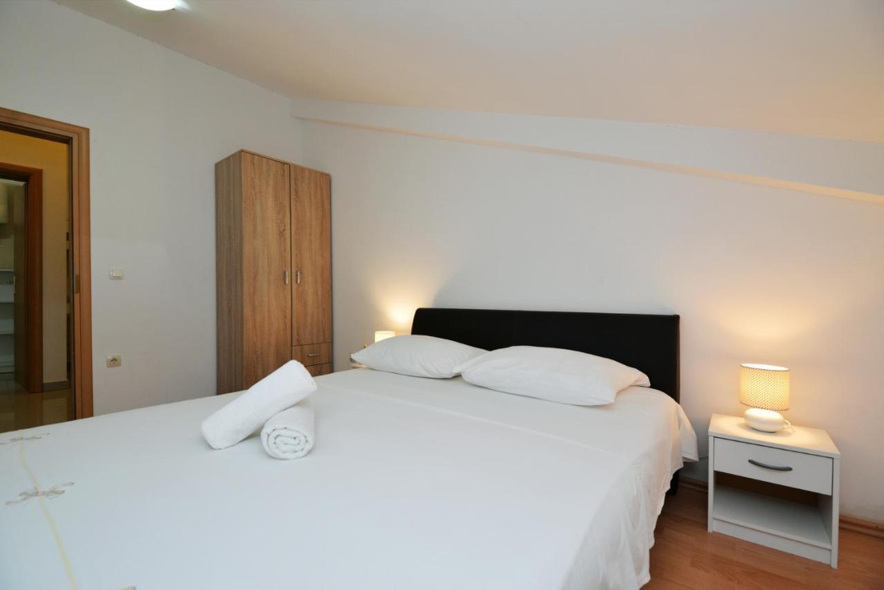 Apartmani Vedrana, Murter Exteriör bild