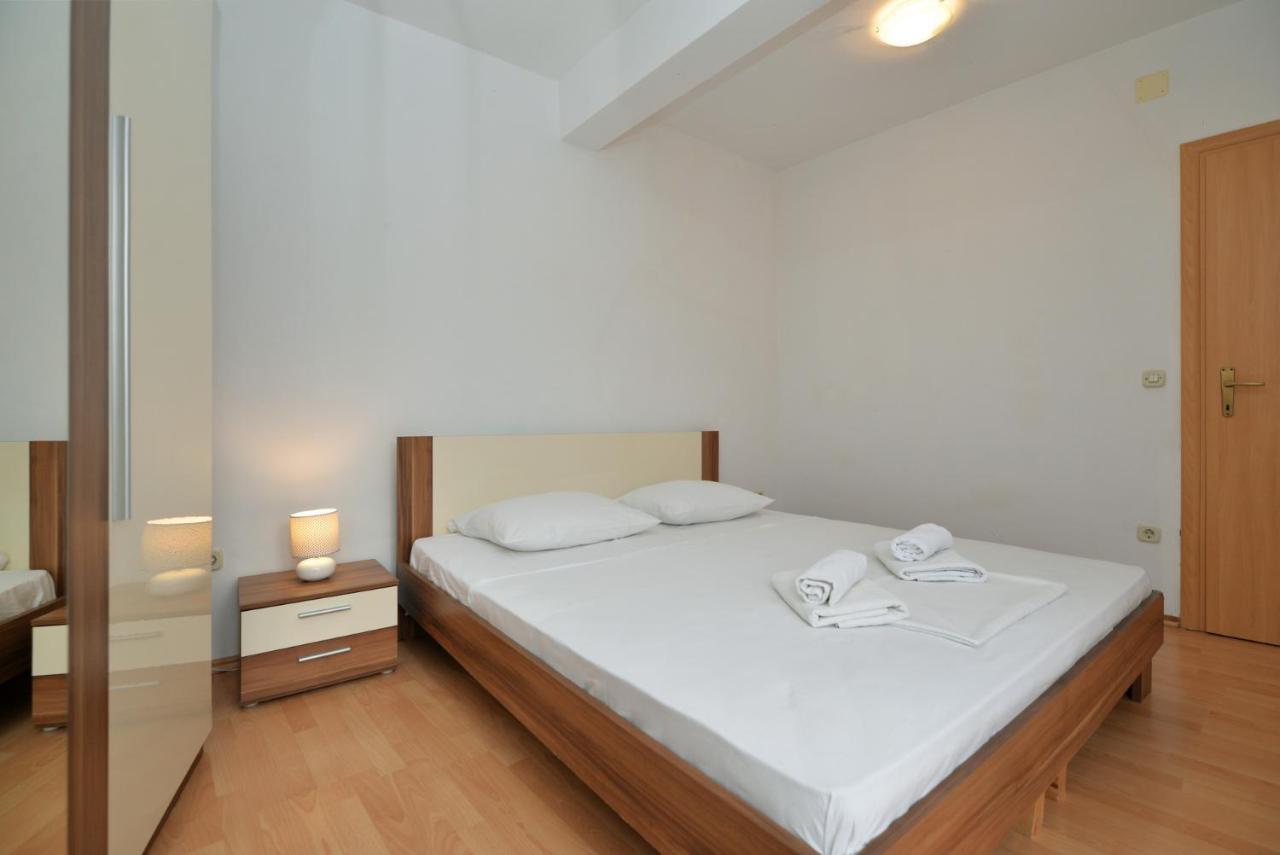 Apartmani Vedrana, Murter Exteriör bild