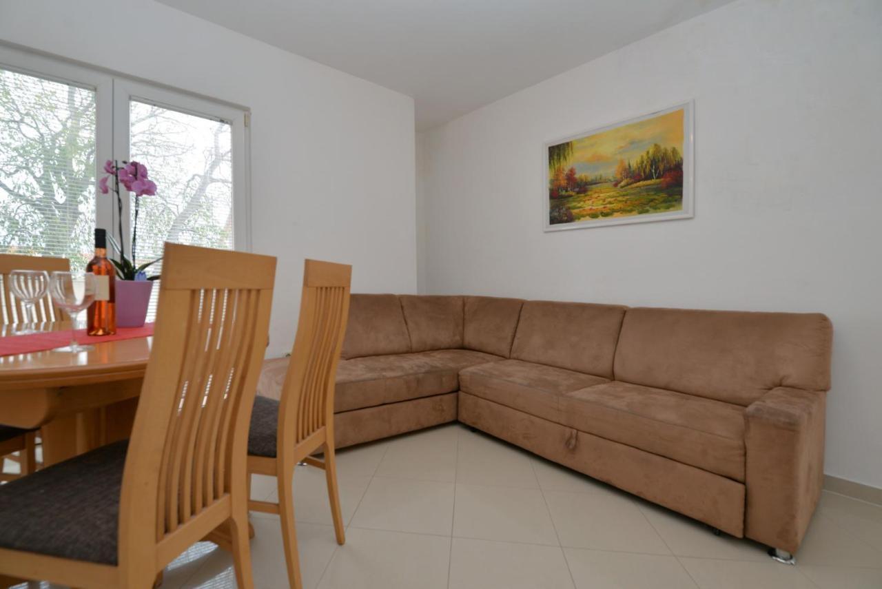 Apartmani Vedrana, Murter Exteriör bild
