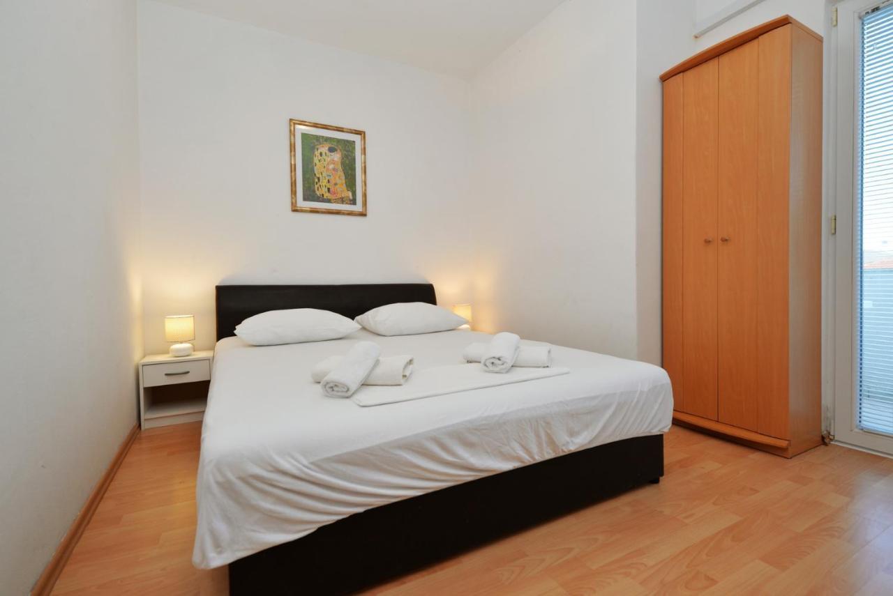 Apartmani Vedrana, Murter Exteriör bild