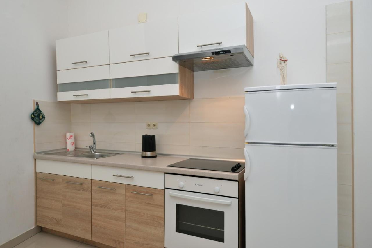 Apartmani Vedrana, Murter Exteriör bild