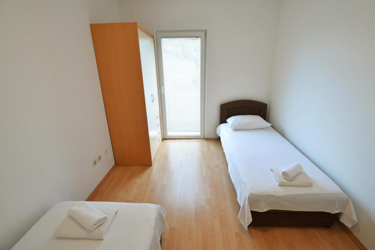 Apartmani Vedrana, Murter Exteriör bild