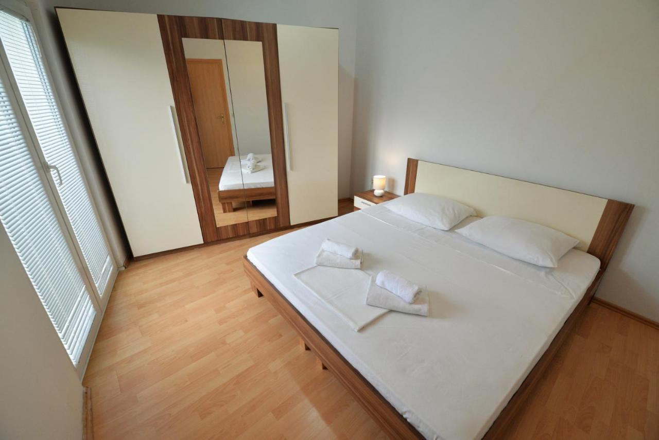 Apartmani Vedrana, Murter Exteriör bild