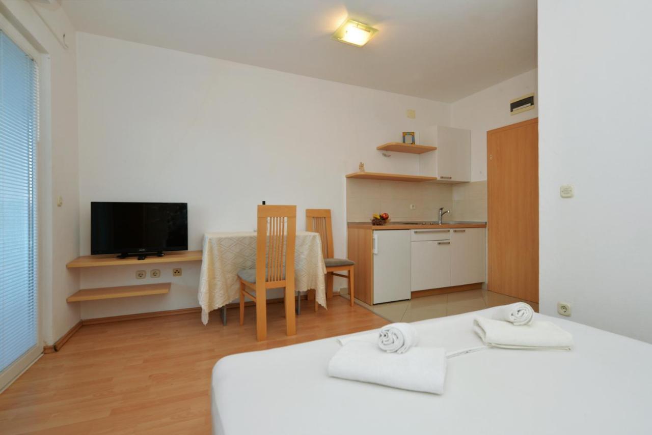 Apartmani Vedrana, Murter Exteriör bild