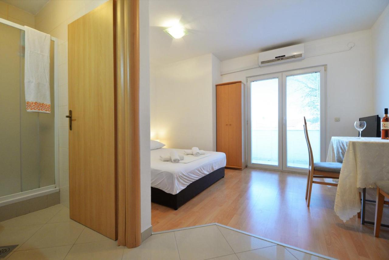 Apartmani Vedrana, Murter Exteriör bild
