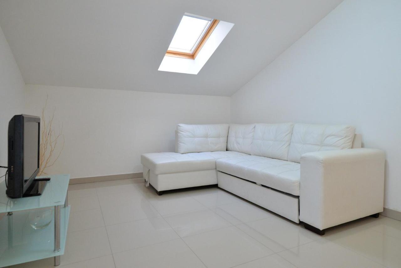 Apartmani Vedrana, Murter Exteriör bild