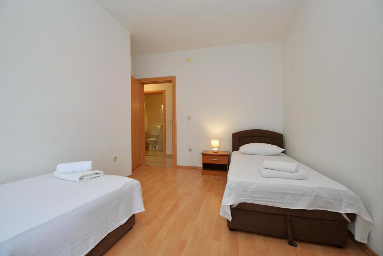 Apartmani Vedrana, Murter Exteriör bild