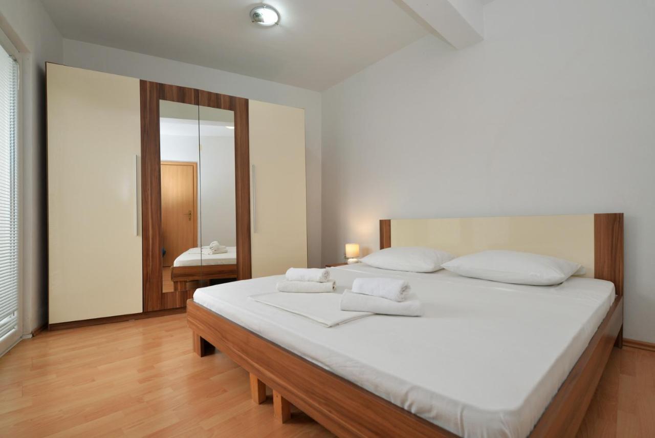 Apartmani Vedrana, Murter Exteriör bild